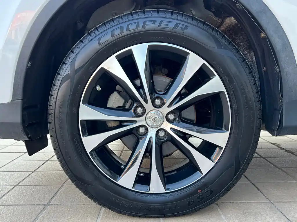 Toyota RAV4 — миниатюра 18