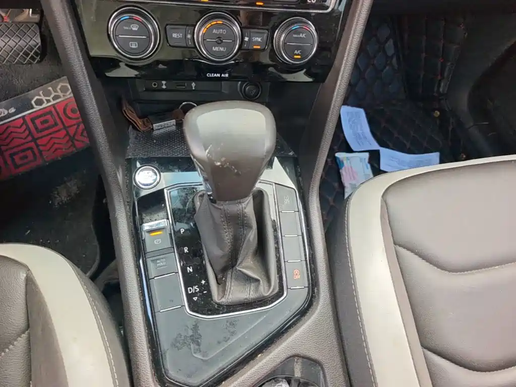 Volkswagen Tiguan L — миниатюра 19