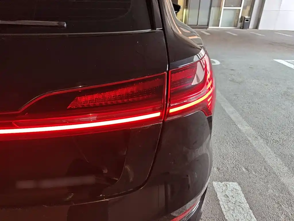 Audi e-tron (Import) — миниатюра 8