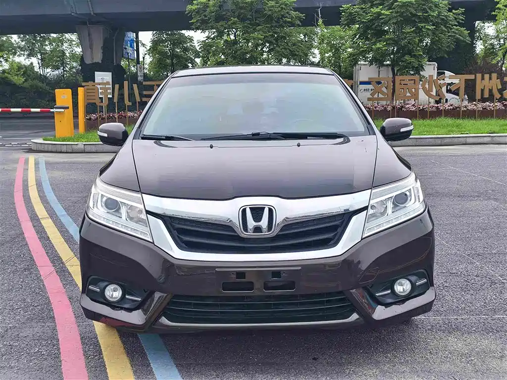 Honda Crider 2015 1.8L AT Luxury