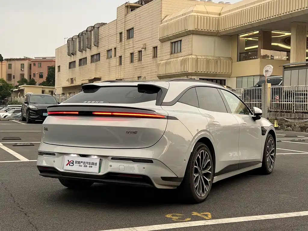 Zeekr 007GT — миниатюра 4