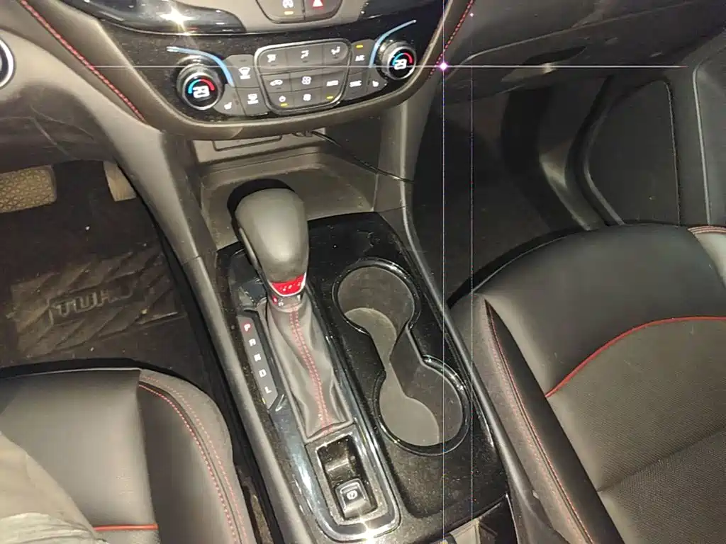 Chevrolet Equinox — миниатюра 19