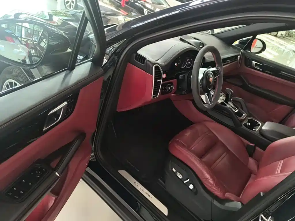 Porsche Cayenne — миниатюра 16