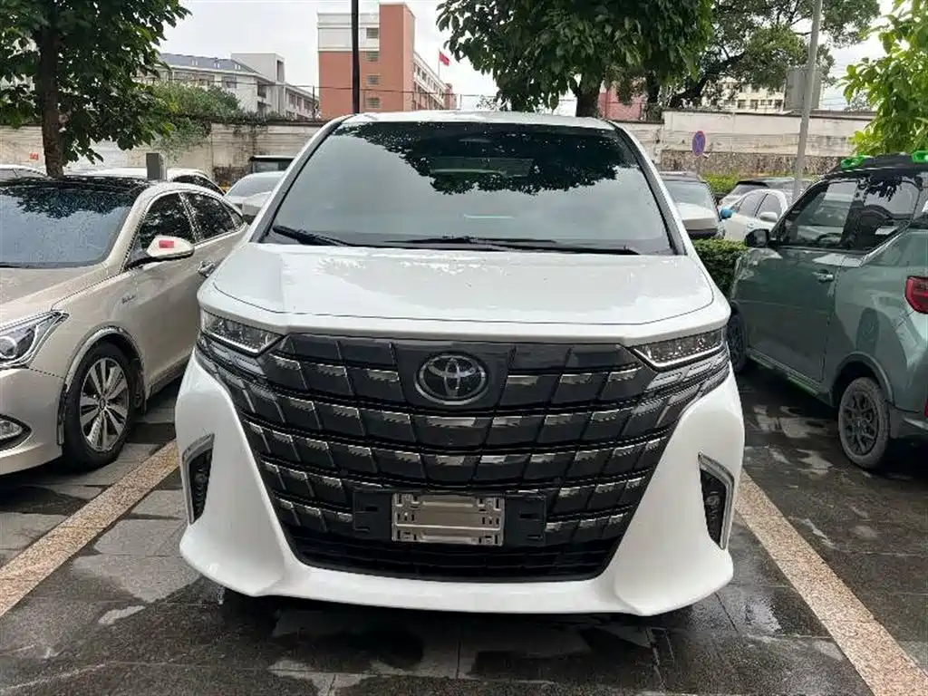 Toyota Alphard 2024