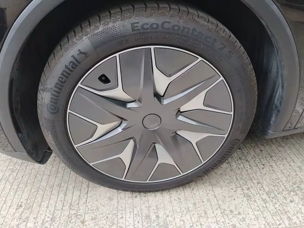 Tesla Model Y L — миниатюра 23