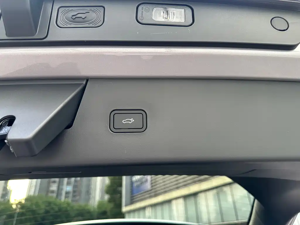 Volvo XC70 PHEV — миниатюра 17