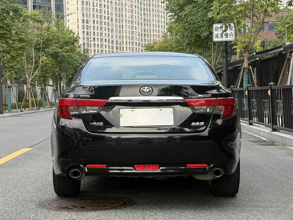 Toyota Reiz — миниатюра 16