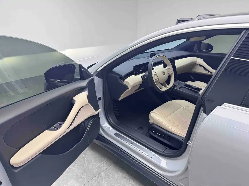 NIO NIO ET5T