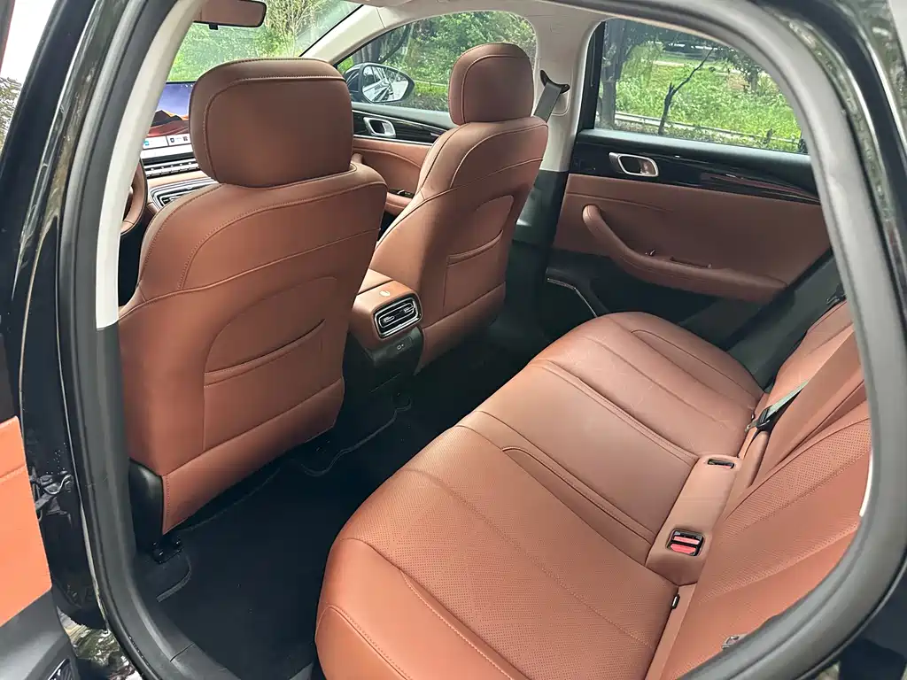 Geely Emgrand — миниатюра 7