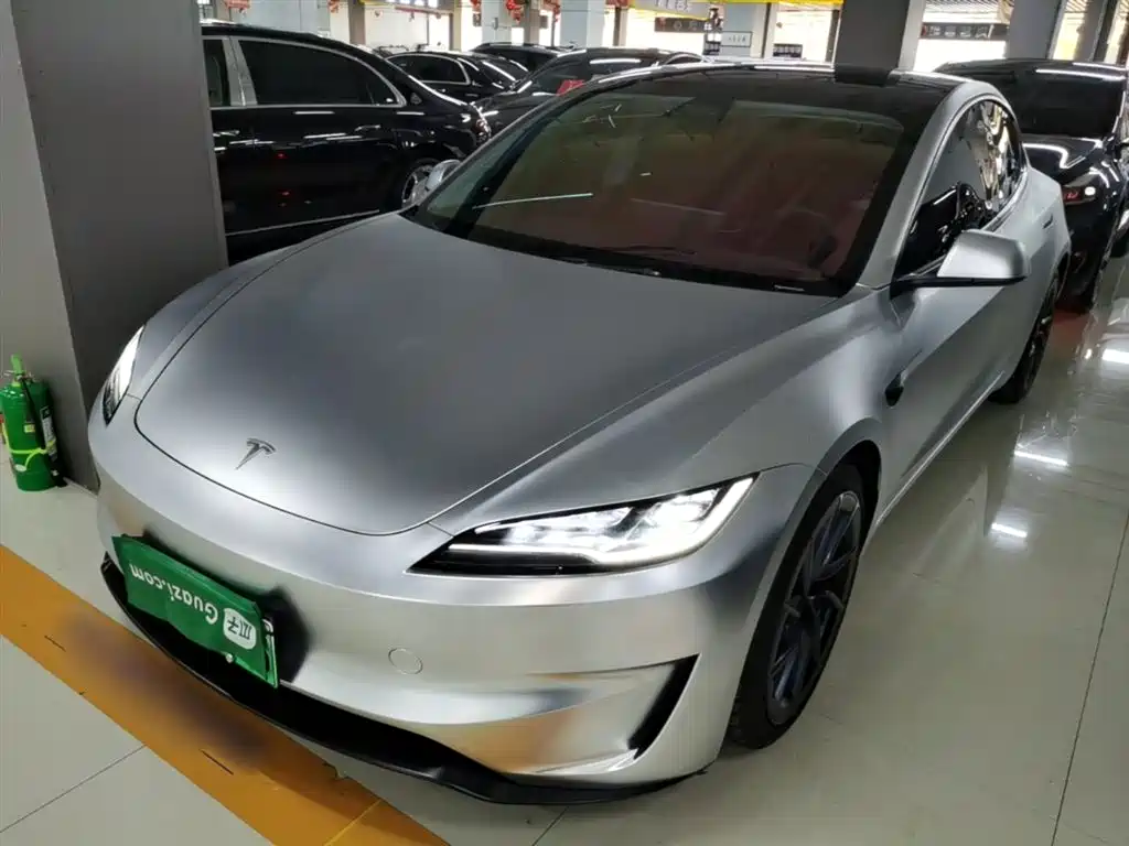 Tesla Model 3 2024