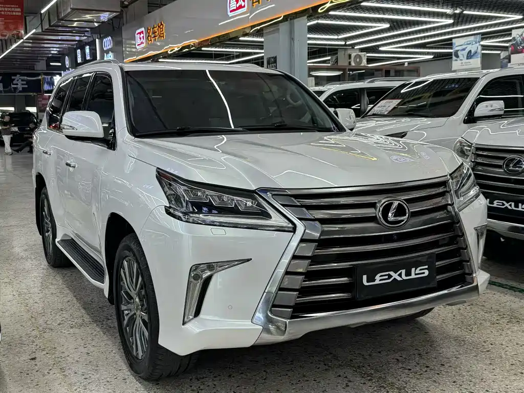 Lexus LX 2019