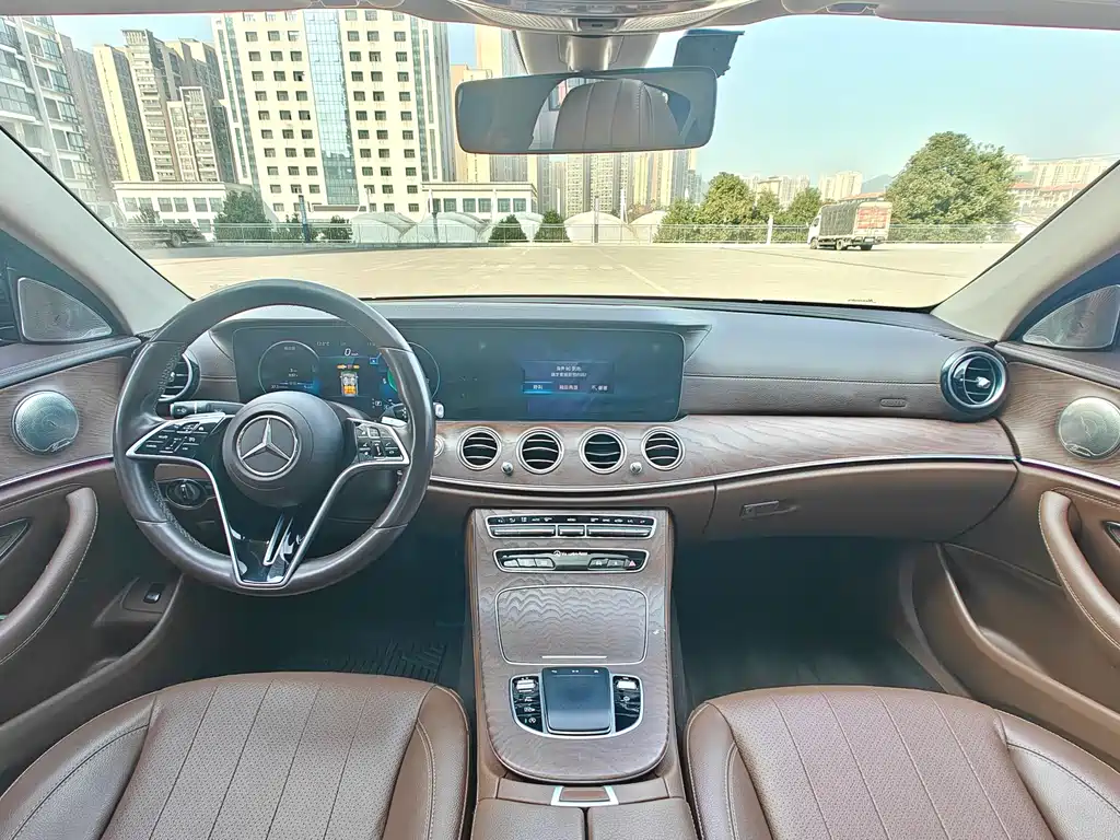 MERCEDES-BENZ E CLASS