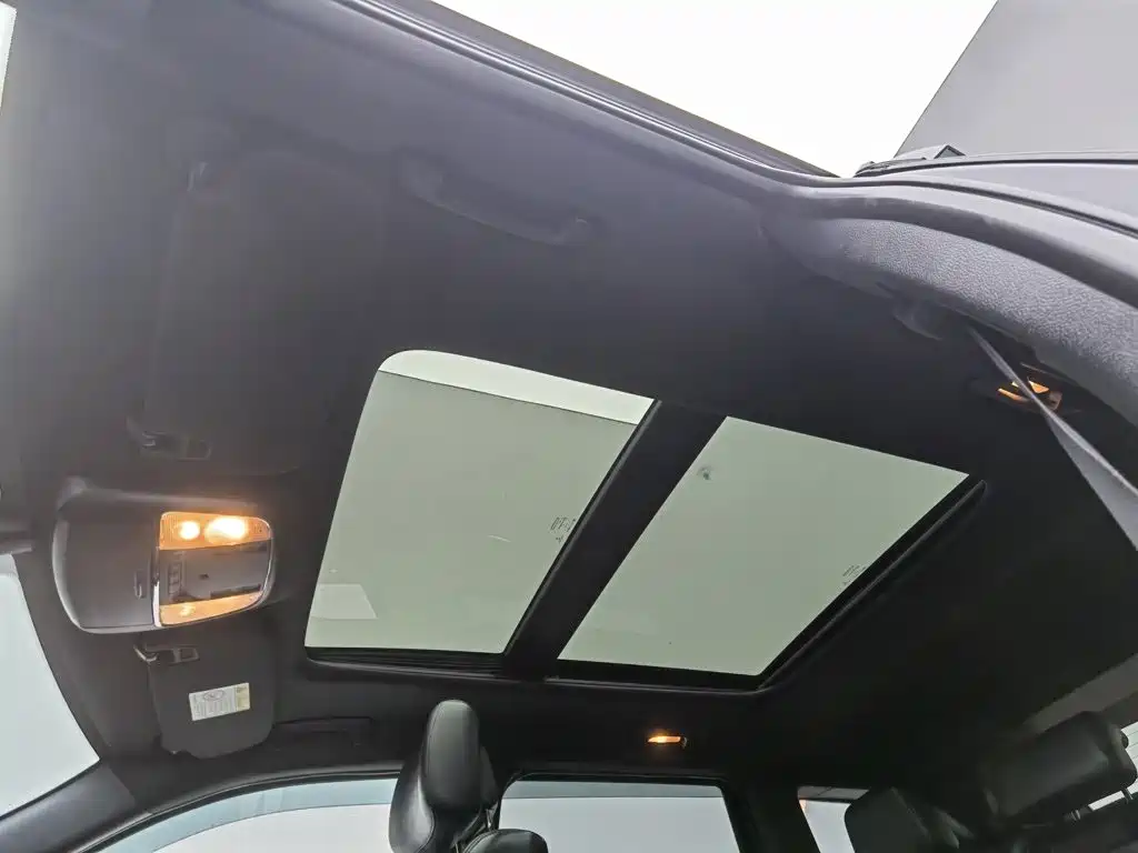 Jeep Grand Cherokee (Import) — миниатюра 14