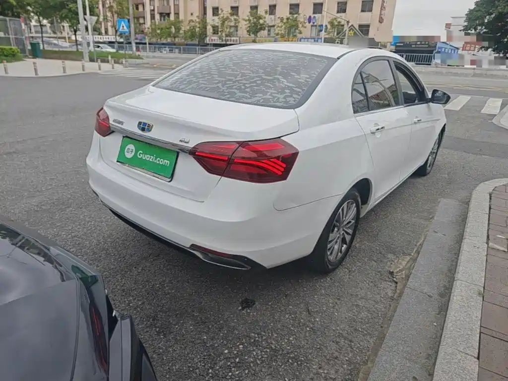 Geely Emgrand — миниатюра 7