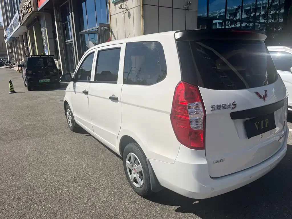 Wuling Hongguang — миниатюра 5