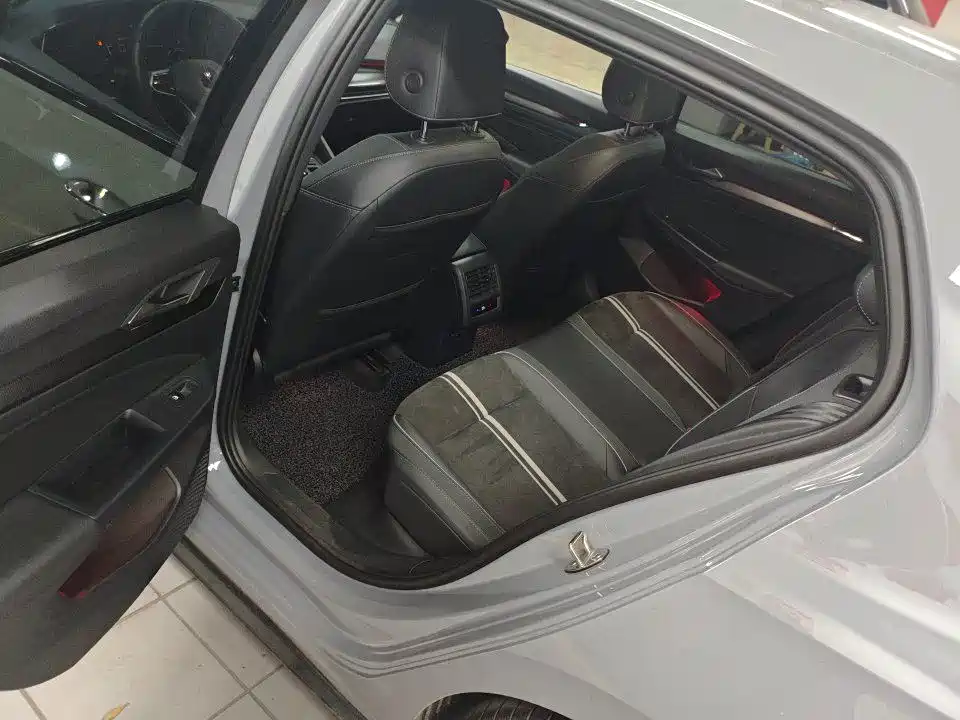 Volkswagen Golf 2021 280TSI DSG 30