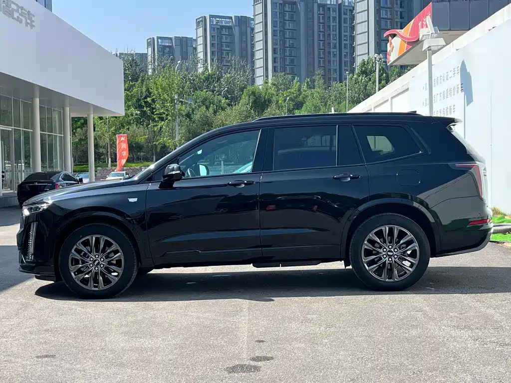 Cadillac XT6 2025 2.0T мест Luxury Executive