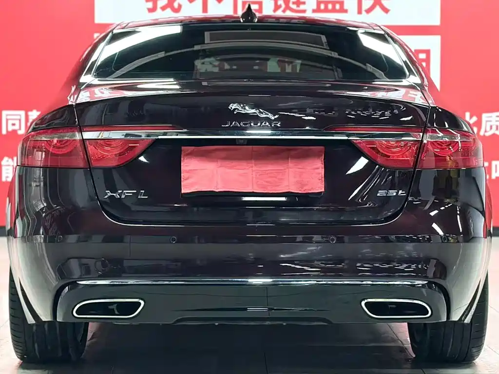 Jaguar XFL — миниатюра 6