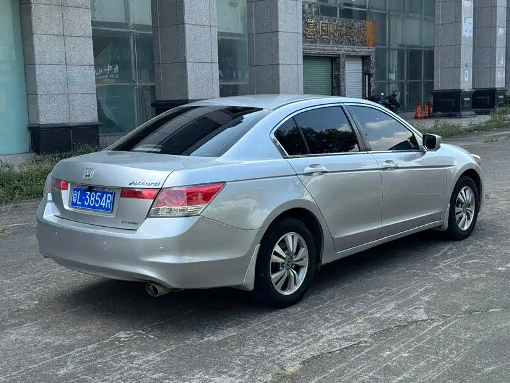 Honda Accord — миниатюра 9