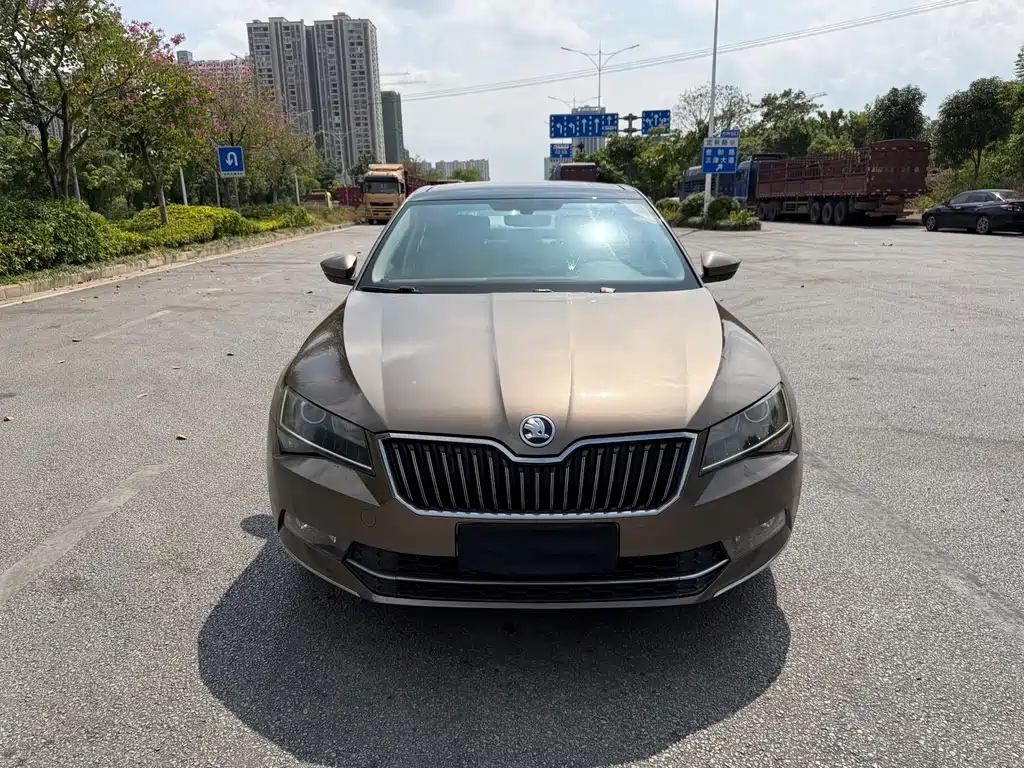Skoda Superb — миниатюра 2