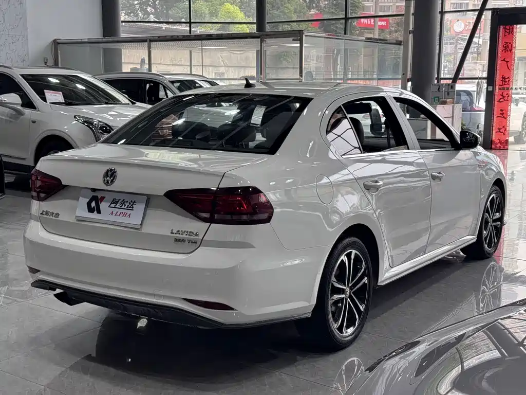 Volkswagen Lavida — миниатюра 4