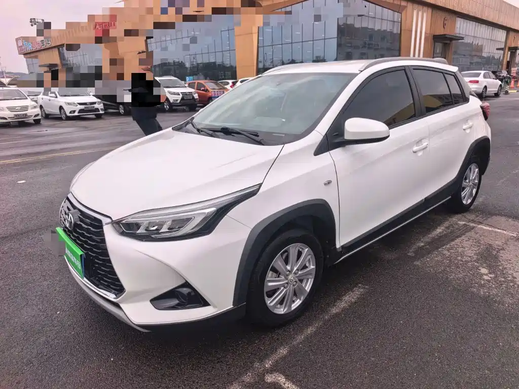 Toyota Yaris L 2022