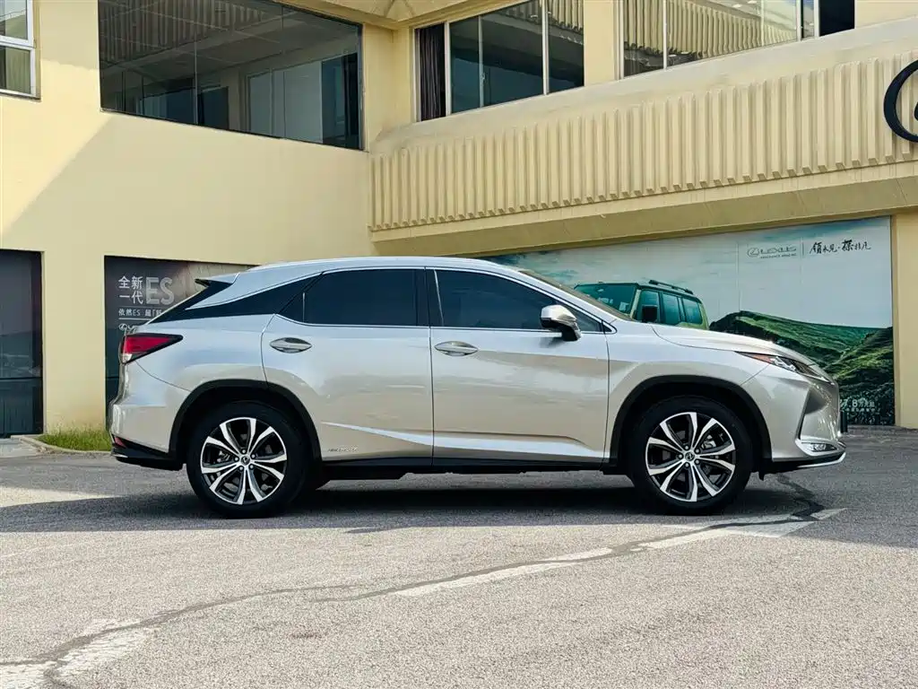 Lexus RX — миниатюра 6