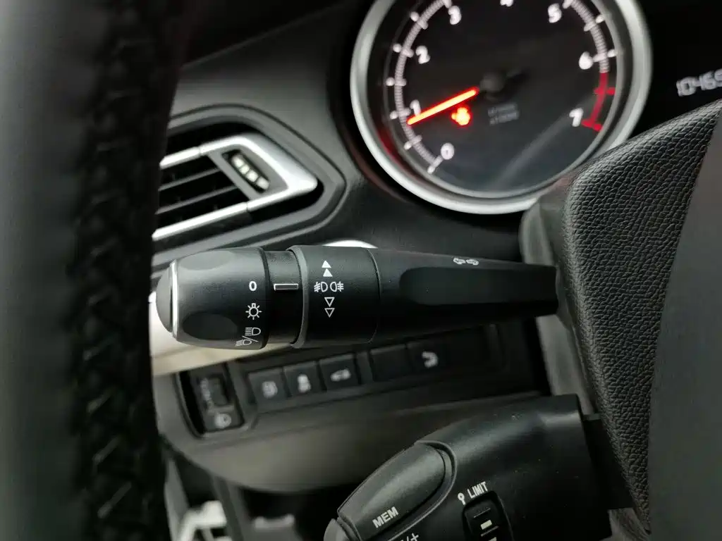 Peugeot 408 — миниатюра 21