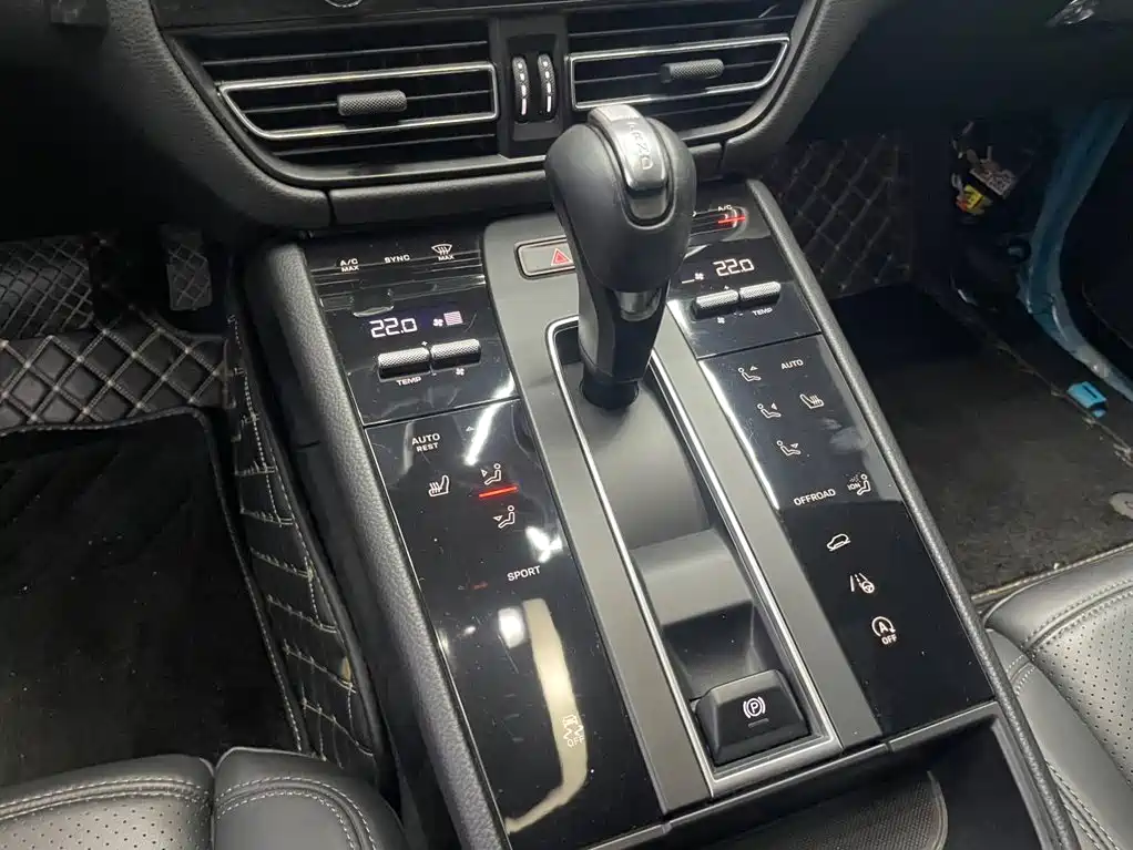 Porsche Macan — миниатюра 11