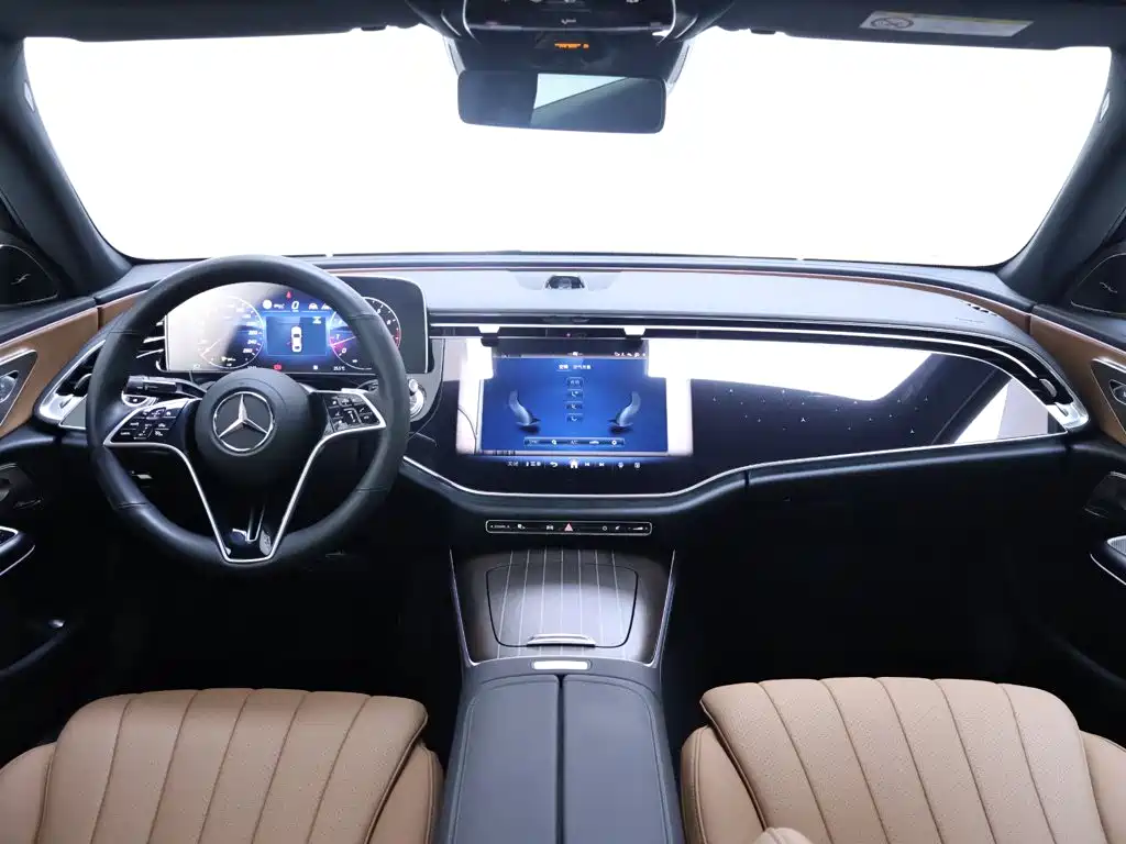 Mercedes-Benz E-Class — миниатюра 13