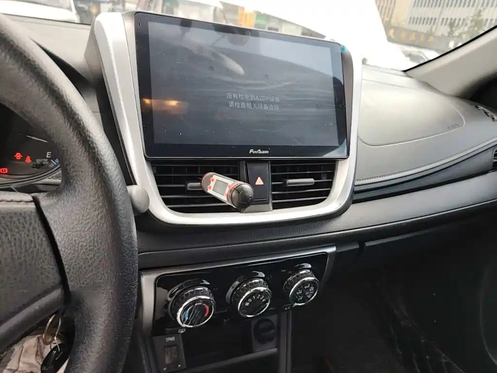 Toyota Yaris L — миниатюра 13