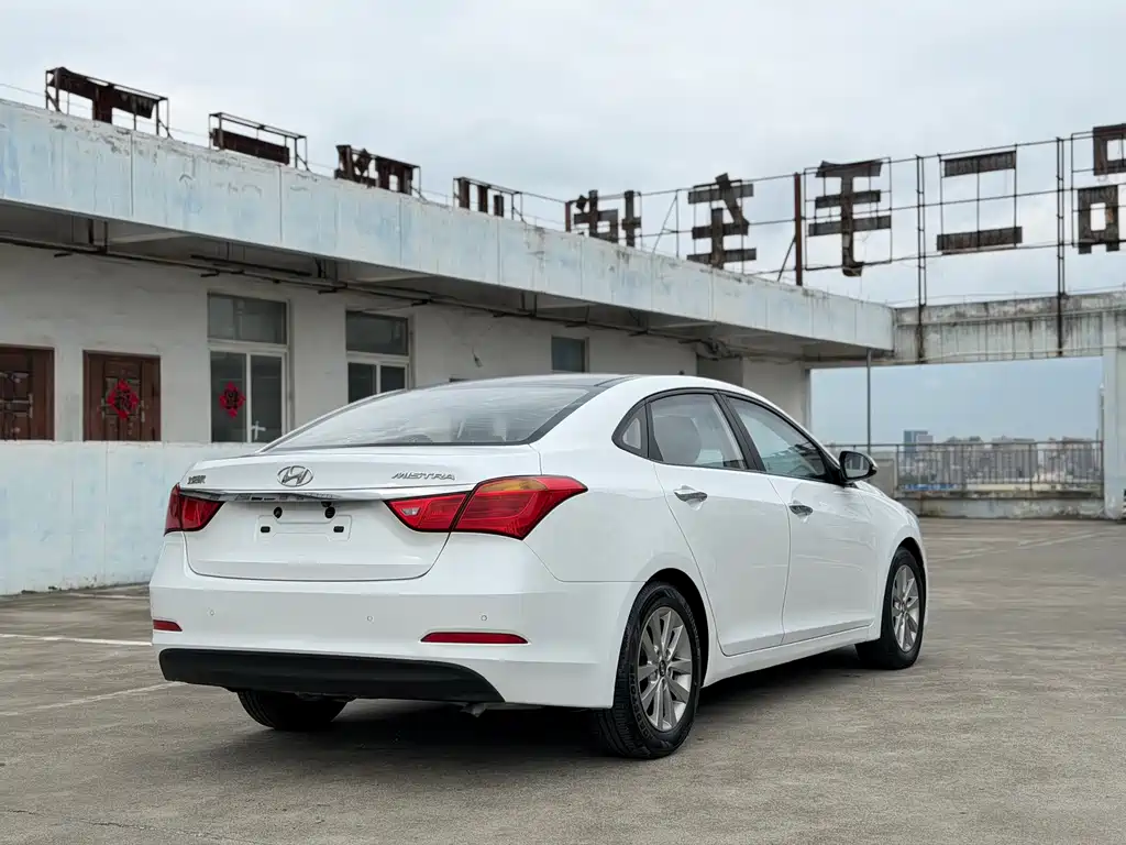 Hyundai Mistra 2014 1.8L AT GLS
