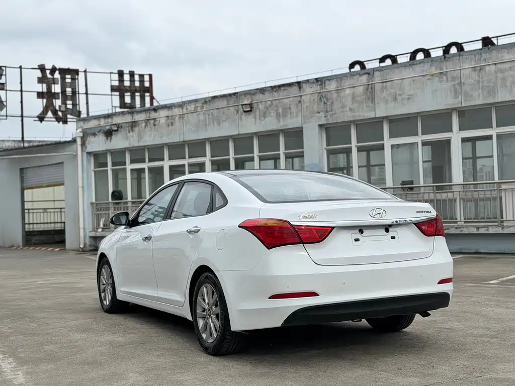 Hyundai Mistra 2014 1.8L AT GLS