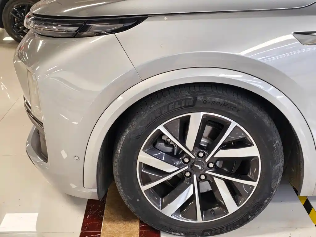 Li Auto Li L8 — миниатюра 4