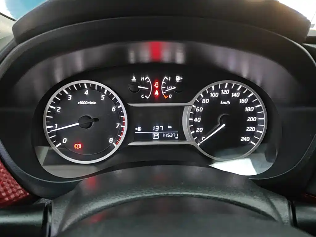 Nissan Bluebird — миниатюра 8