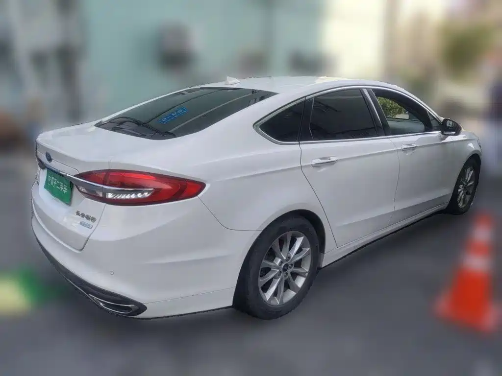 Ford Mondeo — миниатюра 5