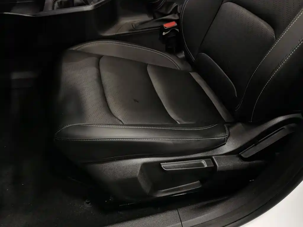 Geely Emgrand — миниатюра 20