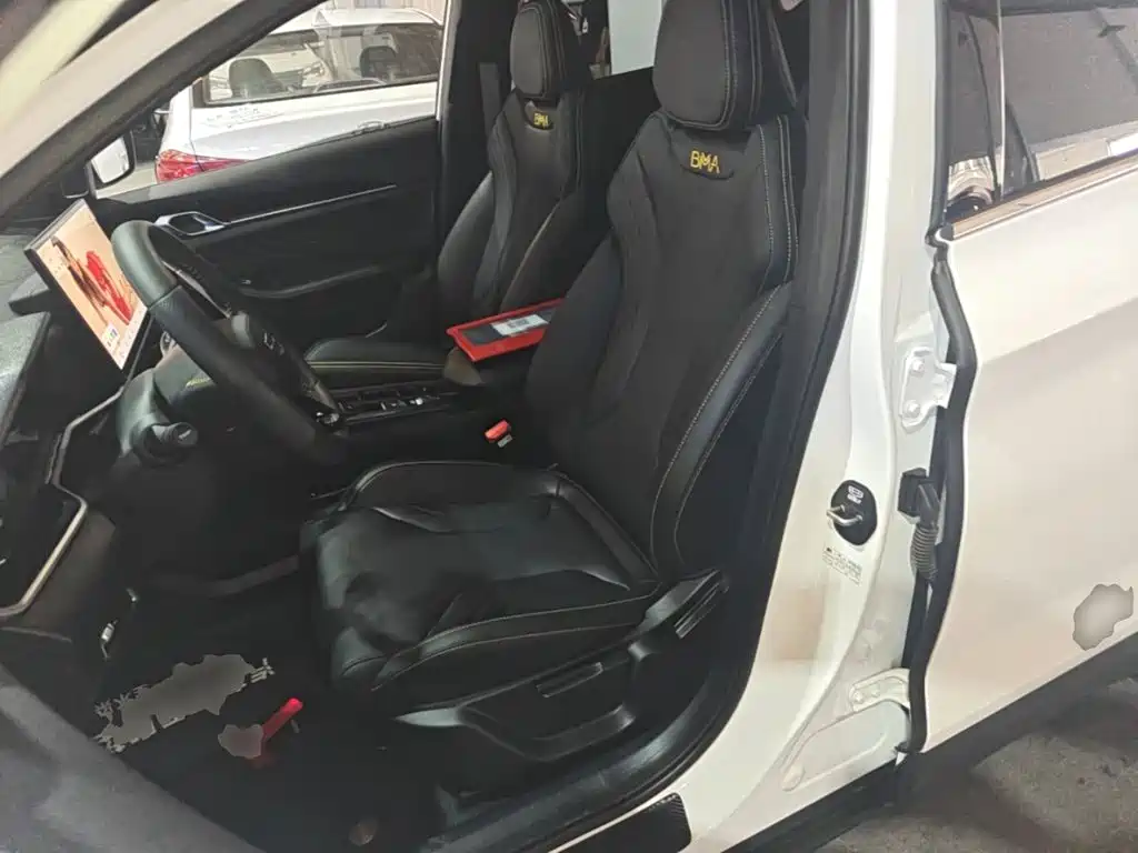 Geely Binyue — миниатюра 15