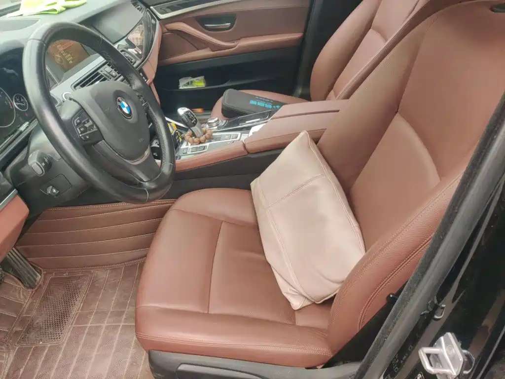 BMW 5 Series — миниатюра 11