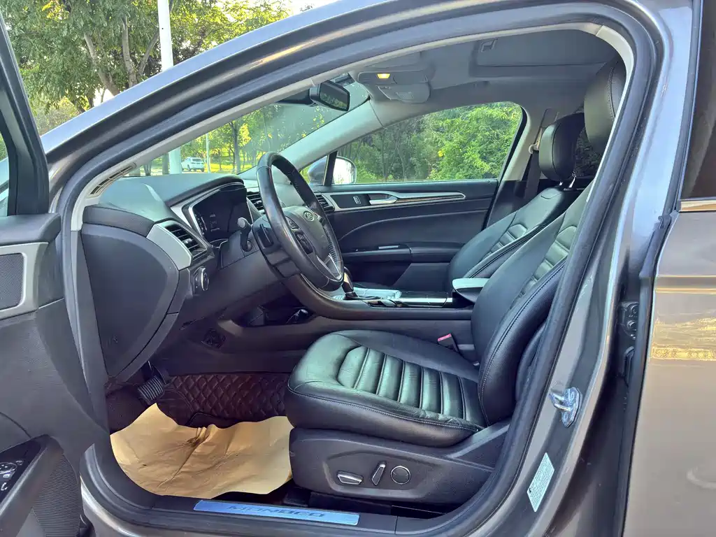 Ford Mondeo — миниатюра 6