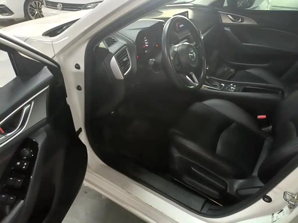 Mazda 3 Axela — миниатюра 16