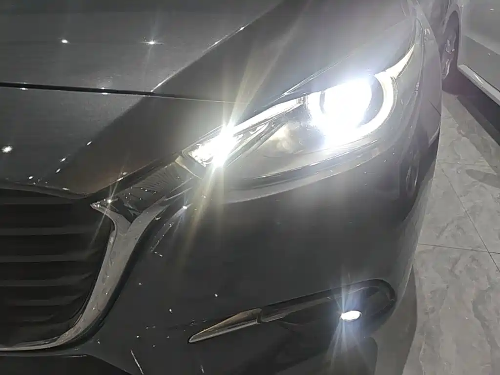 Mazda 3 Axela — миниатюра 18