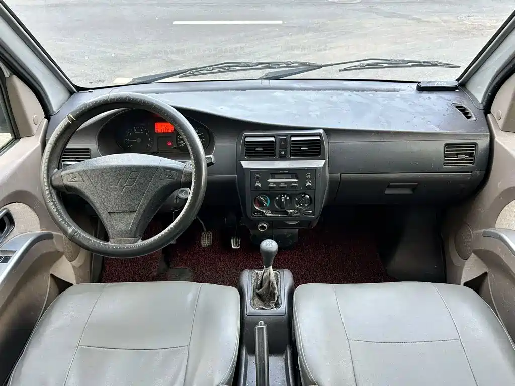 Wuling Rongguang — миниатюра 5