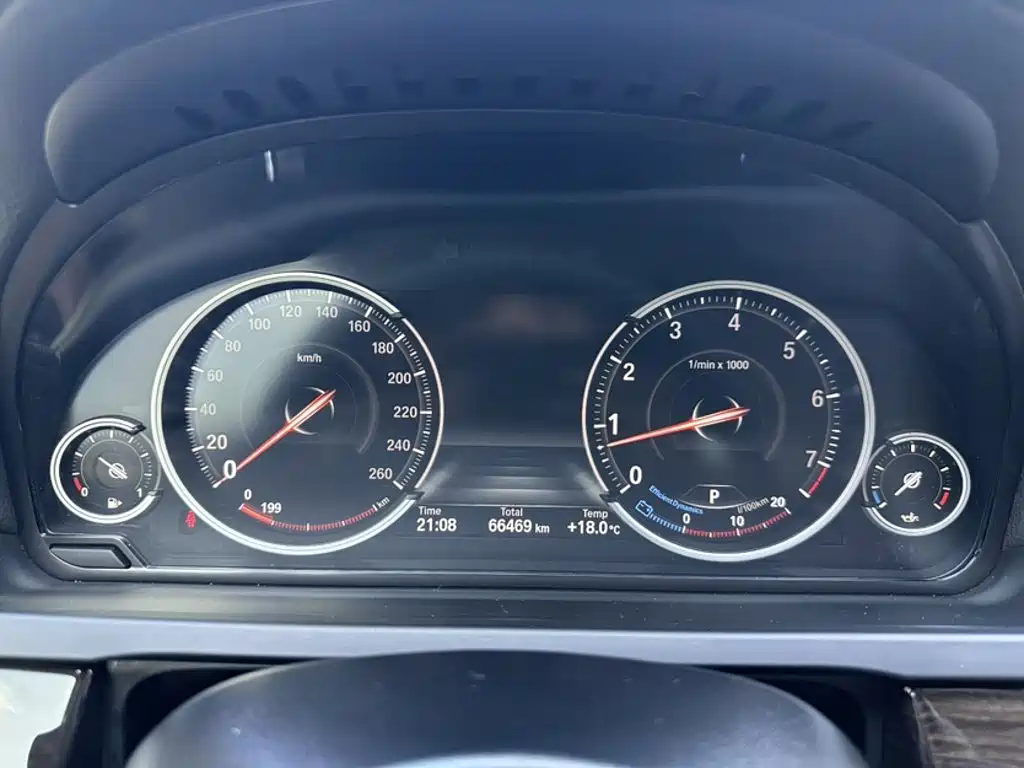 BMW 7 Series — миниатюра 6