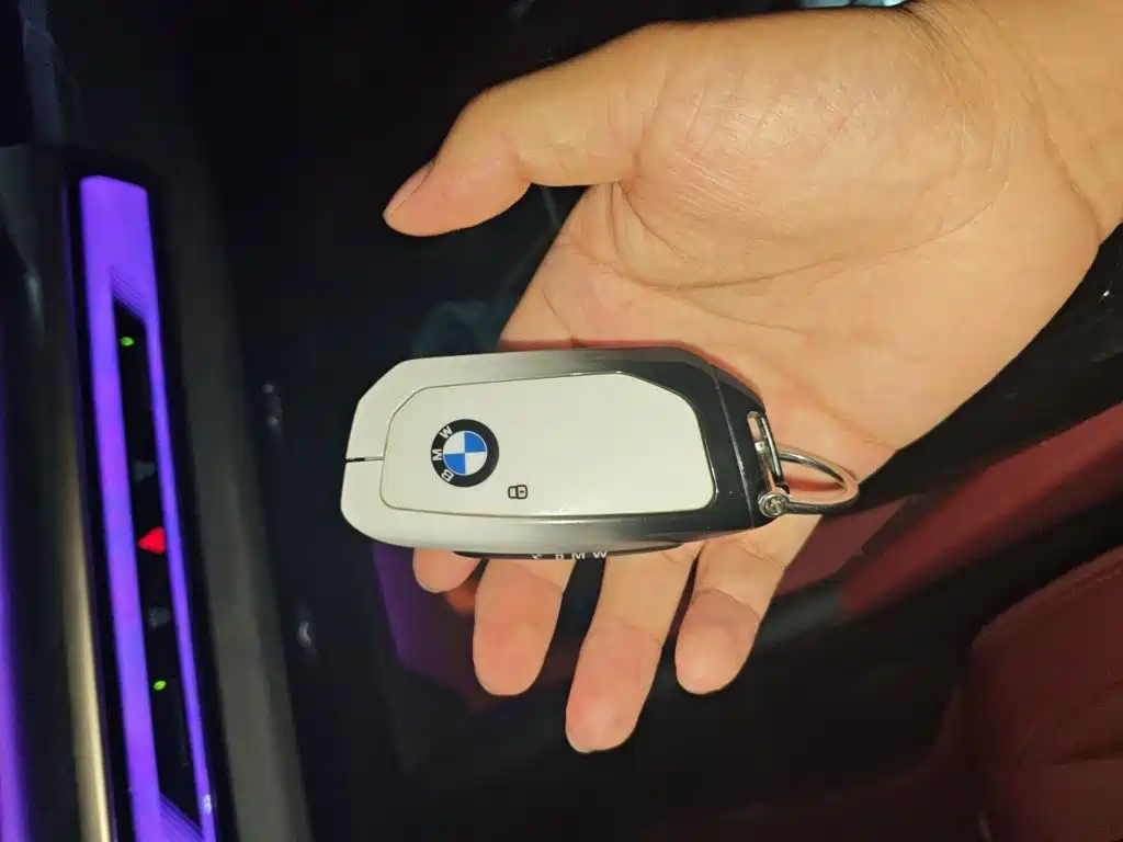 BMW 5 Series — миниатюра 12