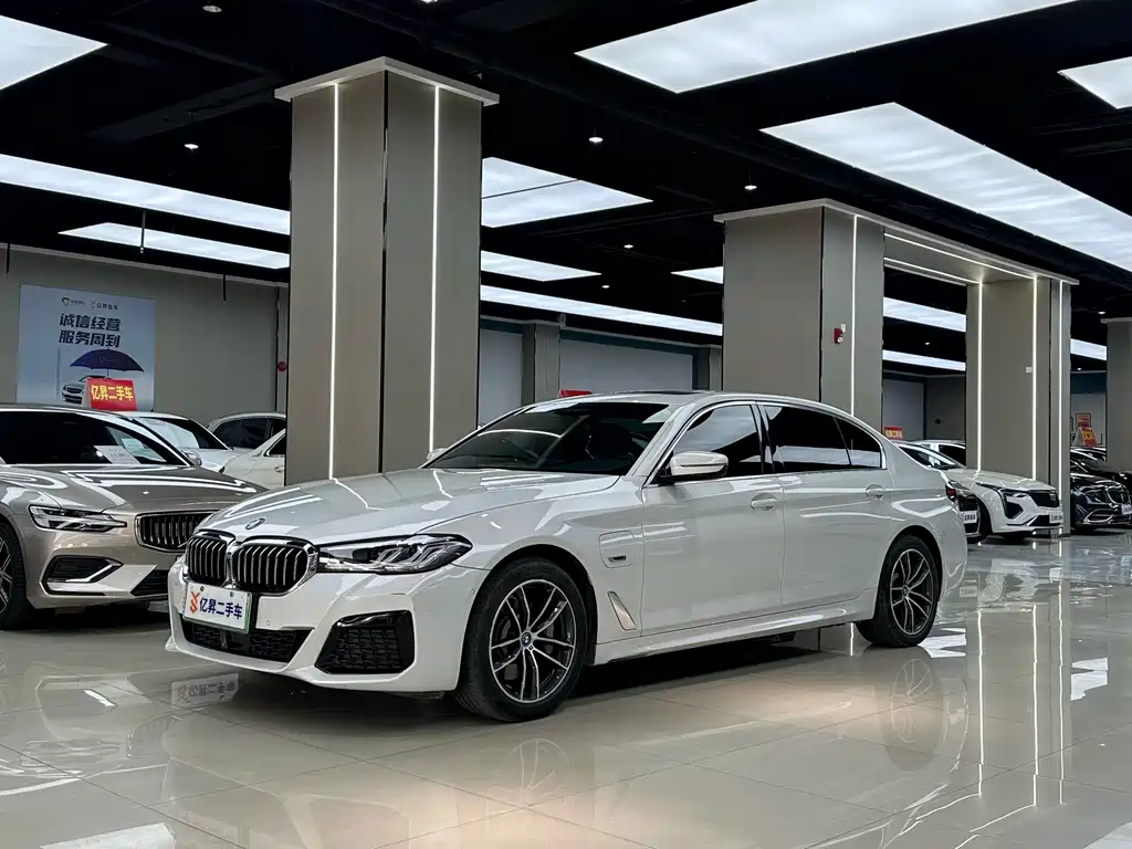 BMW 5 Series 5 2022 535Le Luxury
