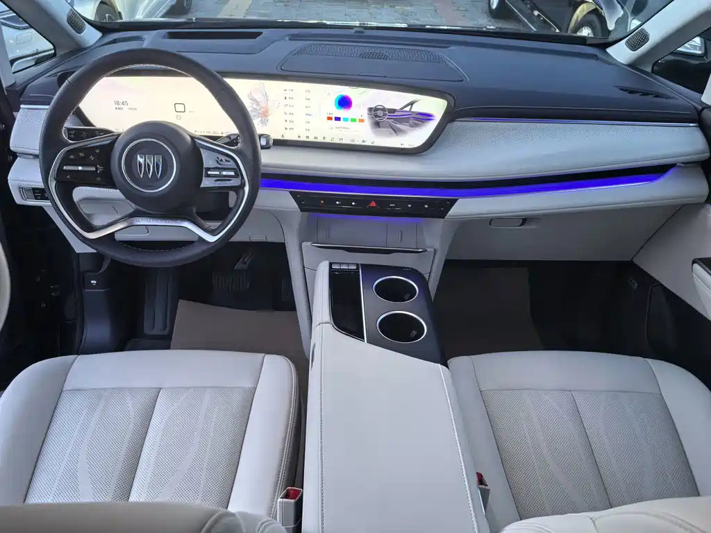 Buick GL8 Hybrid — миниатюра 5