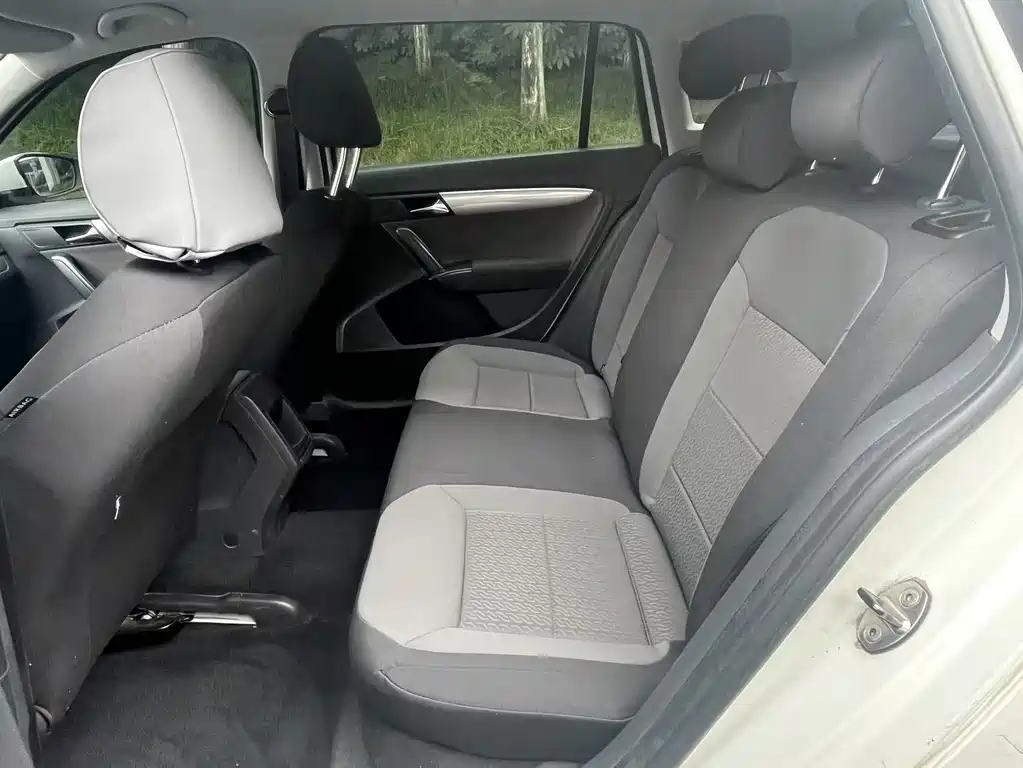 Volkswagen Gran Lavida 2013 1.6L AT