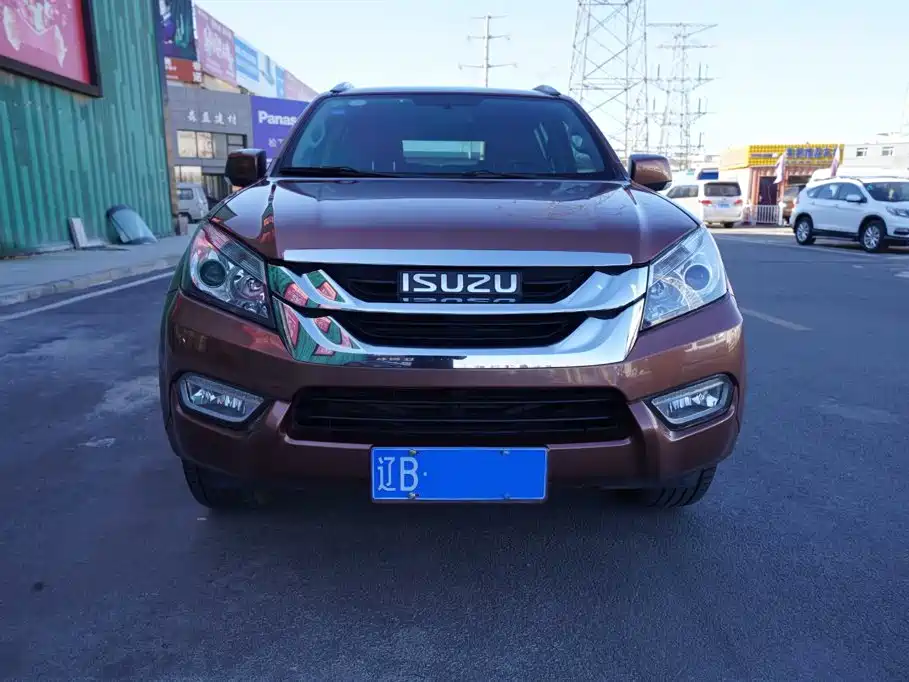 Isuzu MU-X — миниатюра 2