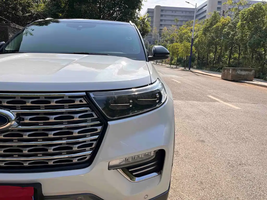 Ford Explorer — миниатюра 10